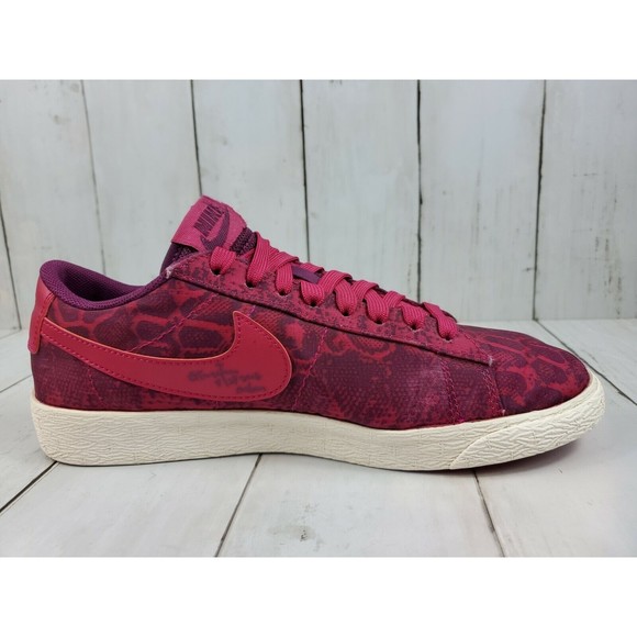 Nike Blazer Low Fuchsia Pink Snake Print Women's Size 7 Sample Sneaker Shoes - Picture 5 of 11